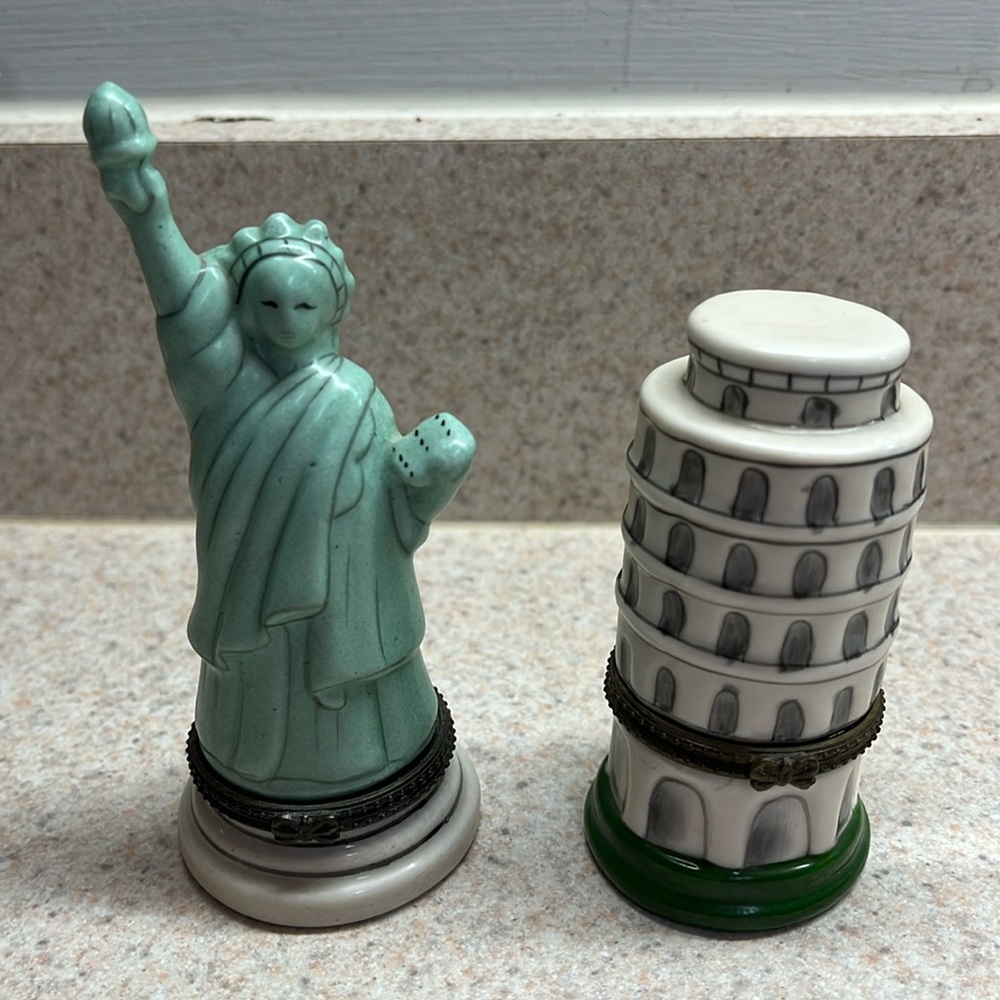 Set of 2 Vintage Pill Trinket Boxes. Statue of Liberty & Leaning Tower of Pisa.